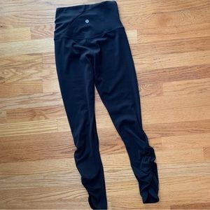Lululemon black ruched leggings